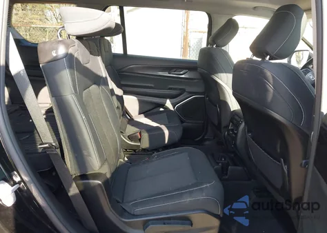 2022 Jeep Grand Cherokee L Laredo 4X4 z USA, uszkodzony, nr VIN 1C4RJKAG4N8589963